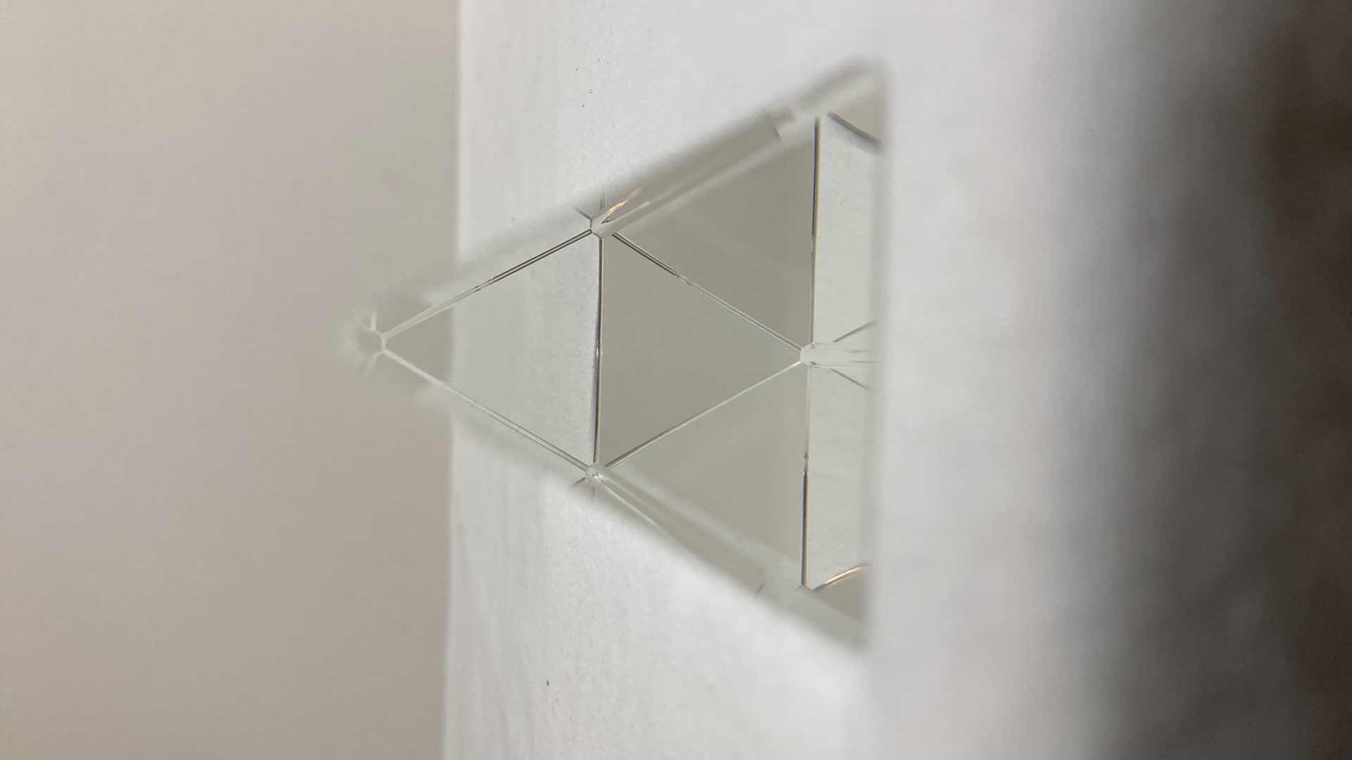 Photo 4 of AMLONG CRYSTAL OPTICAL GLASS TRIANGULAR PRISM W CASE 6” X 1.25” H1.25”