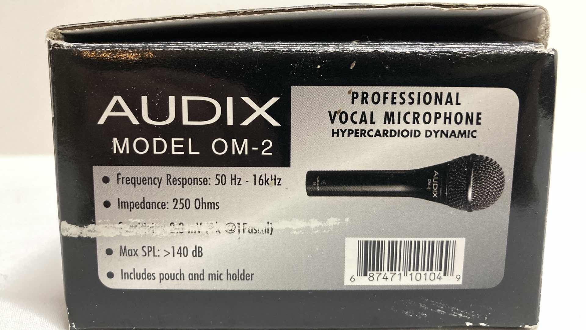 Photo 7 of AUDIX PROFESSIONAL HYPERCARDIOID DYNAMIC VOCAL MICROPHONE MODEL OM-2 W POUCH & MIC HOLDER