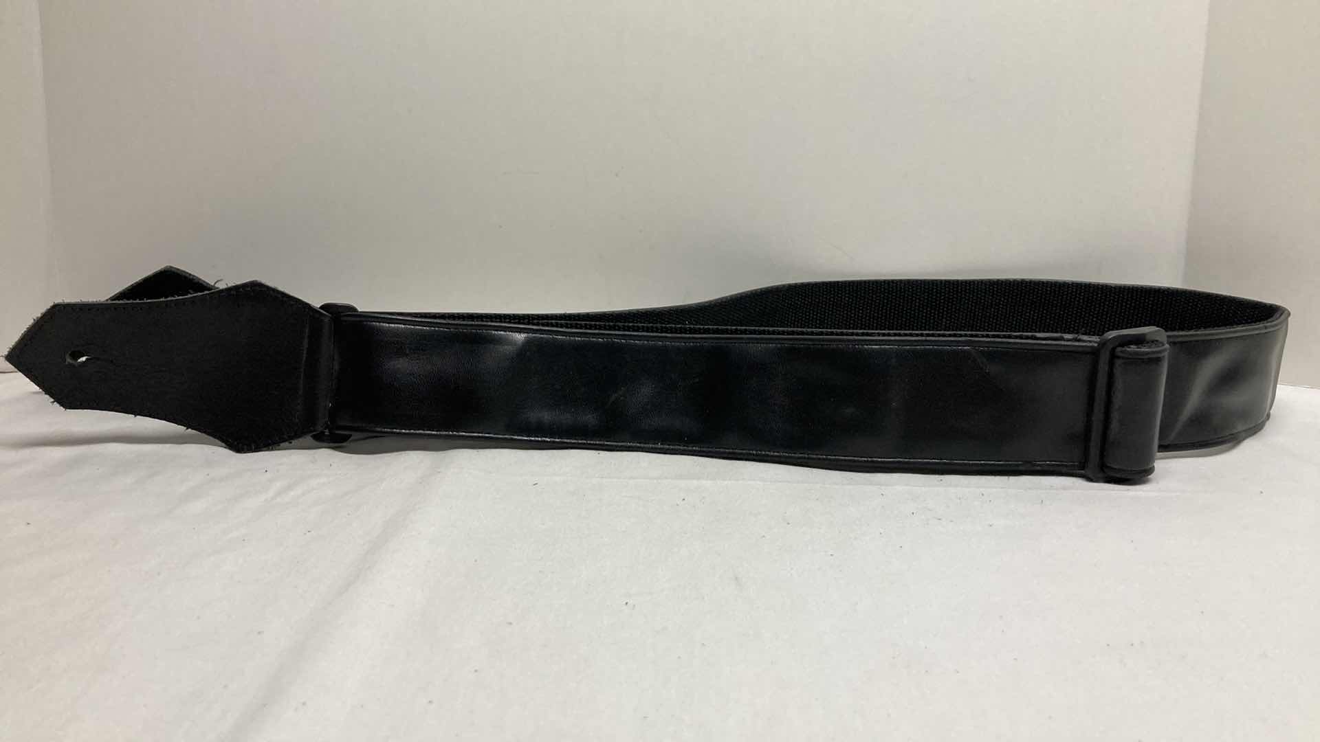 Photo 2 of GET’M GET’M LEATHER GUITAR STRAP