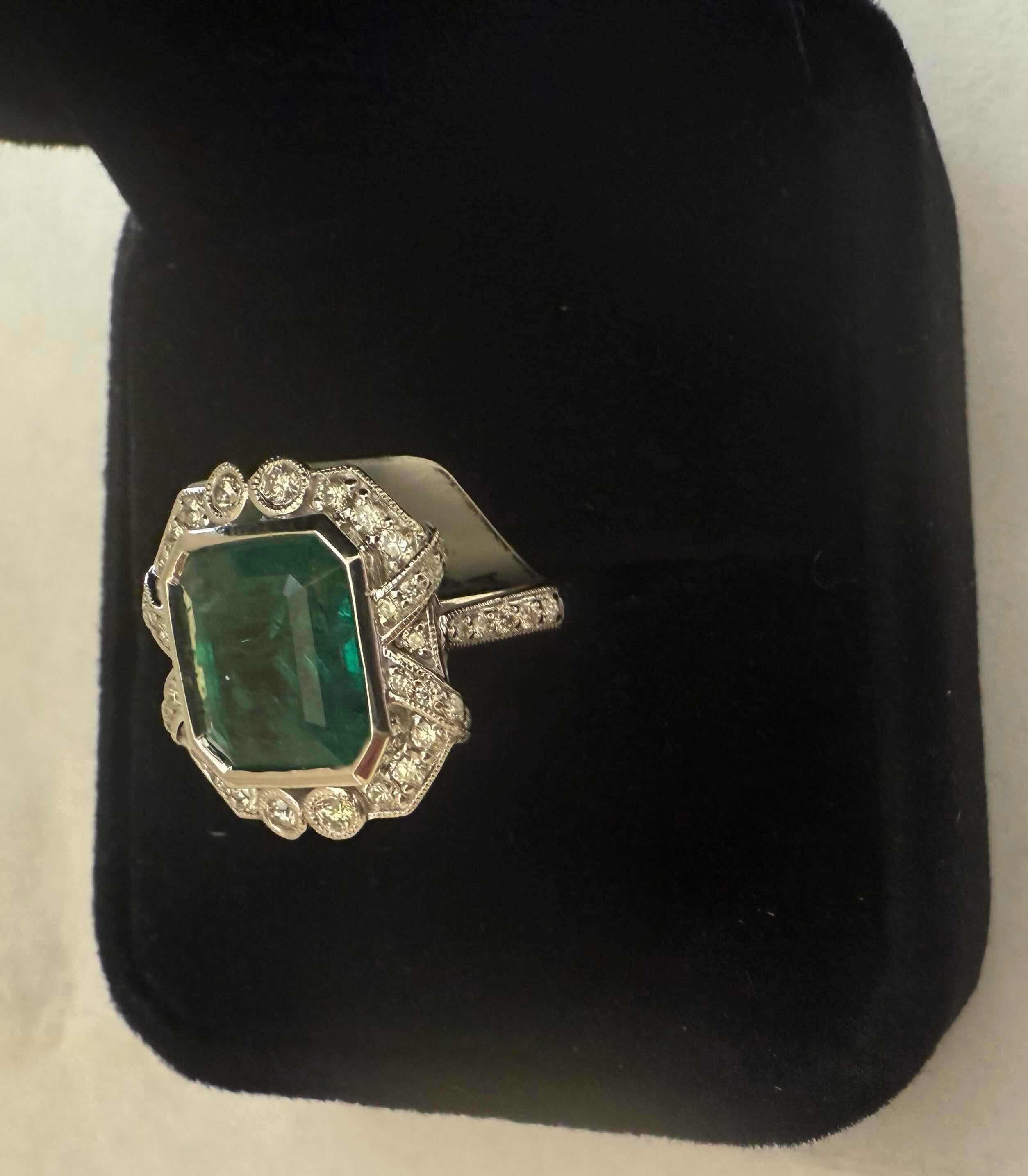 Photo 3 of 18K WHITE GOLD & NATURAL 5.84 CARAT TOTAL EMERALD BERYL 0.51 CARAT DIAMOND RING W MSRP APPRAISAL (APPROX. SIZE 6-7)  RN033405