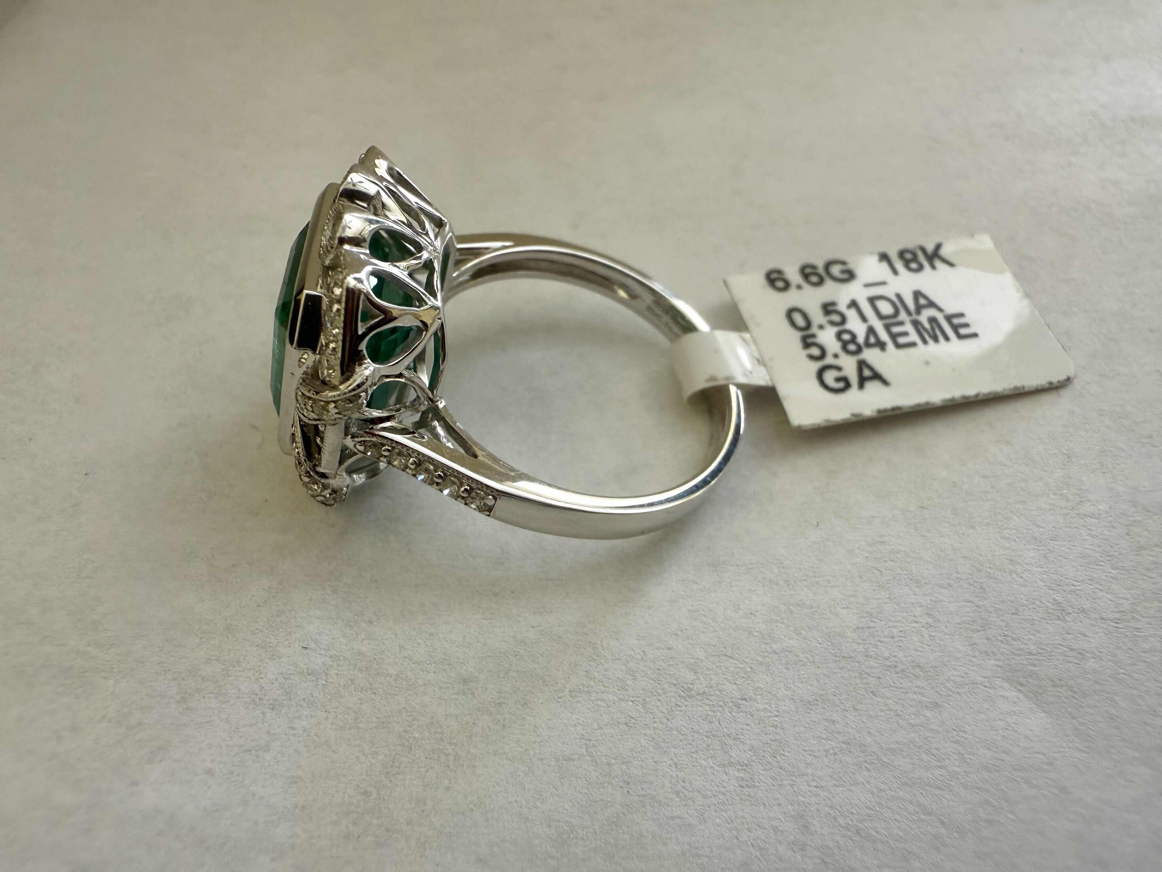 Photo 5 of 18K WHITE GOLD & NATURAL 5.84 CARAT TOTAL EMERALD BERYL 0.51 CARAT DIAMOND RING W MSRP APPRAISAL (APPROX. SIZE 6-7)  RN033405