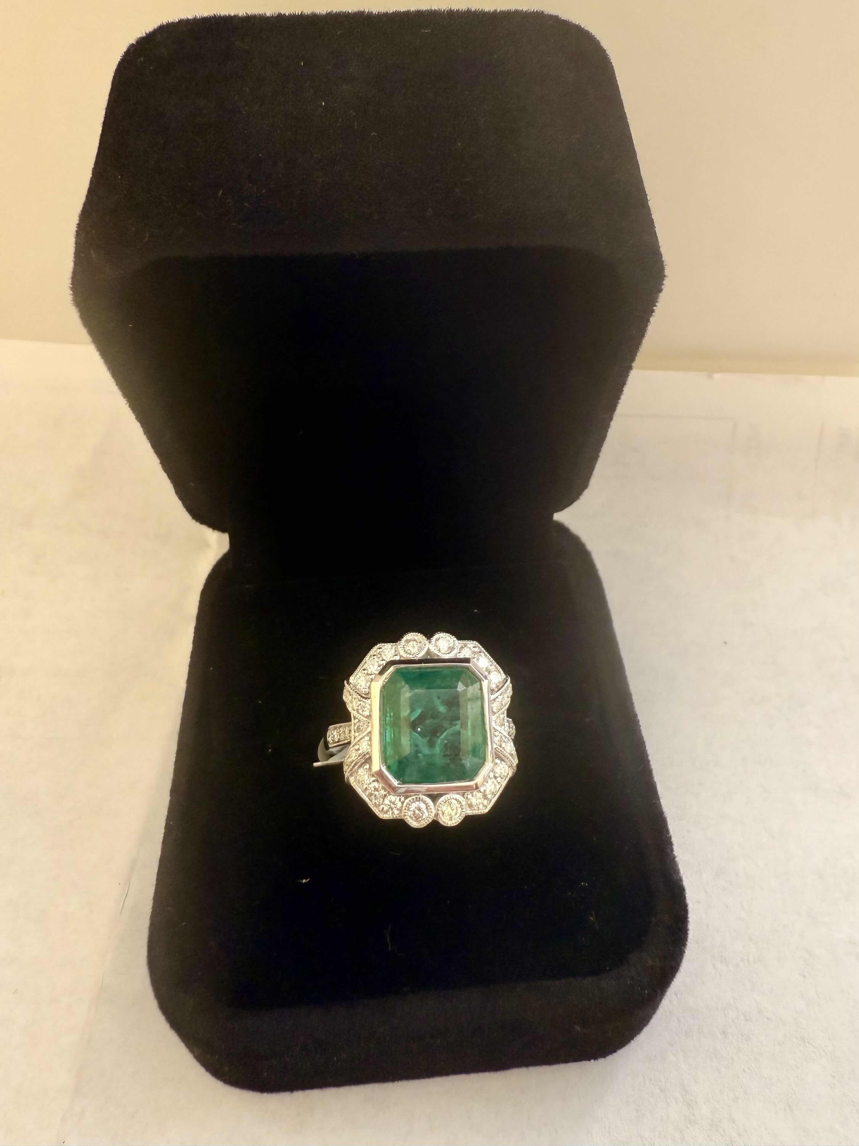 Photo 1 of 18K WHITE GOLD & NATURAL 5.84 CARAT TOTAL EMERALD BERYL 0.51 CARAT DIAMOND RING W MSRP APPRAISAL (APPROX. SIZE 6-7)  RN033405