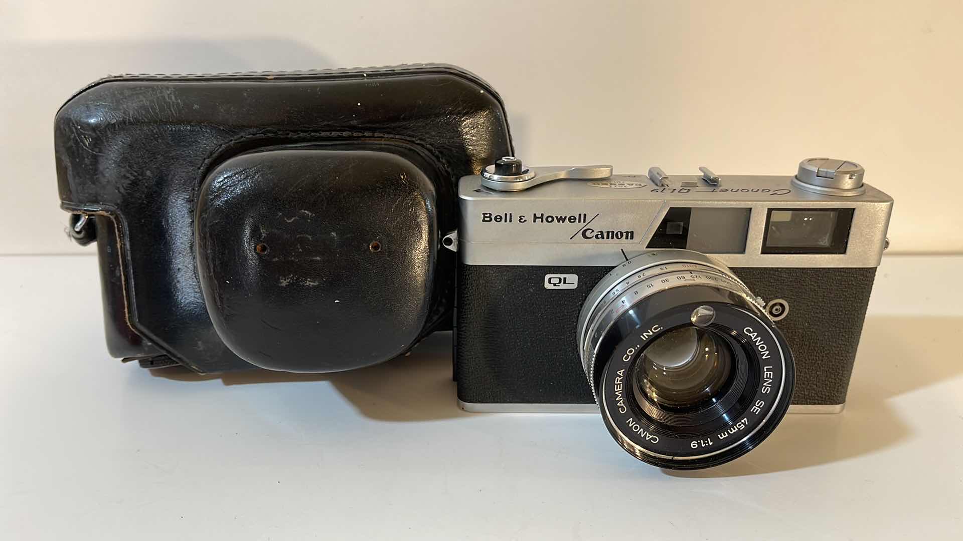 Photo 1 of Bell & Howell/ Canon Canonet QL 19 Rangefinder Camera W/ CASE