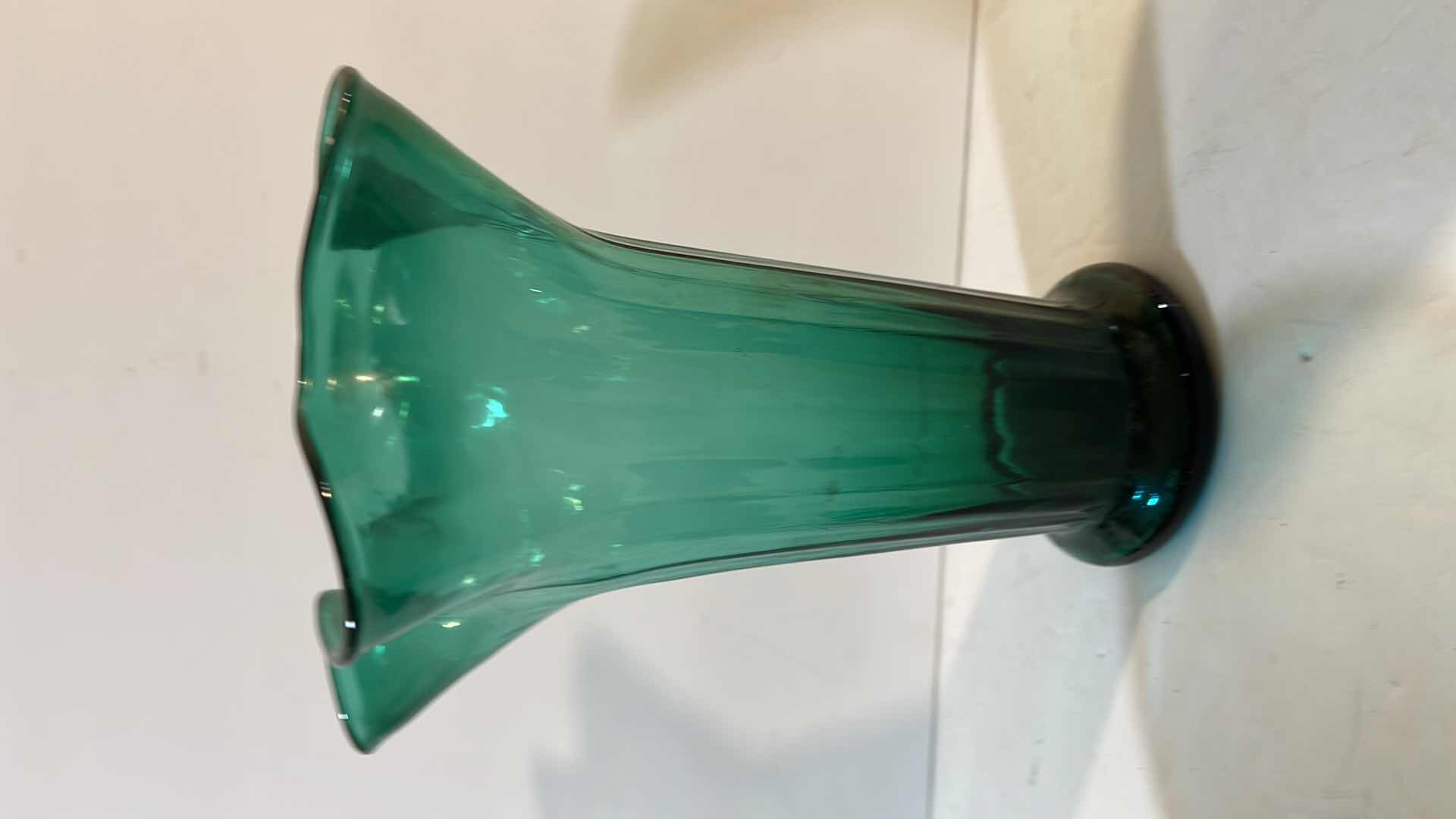 Photo 4 of COLORED GLASS VASE H-9.5