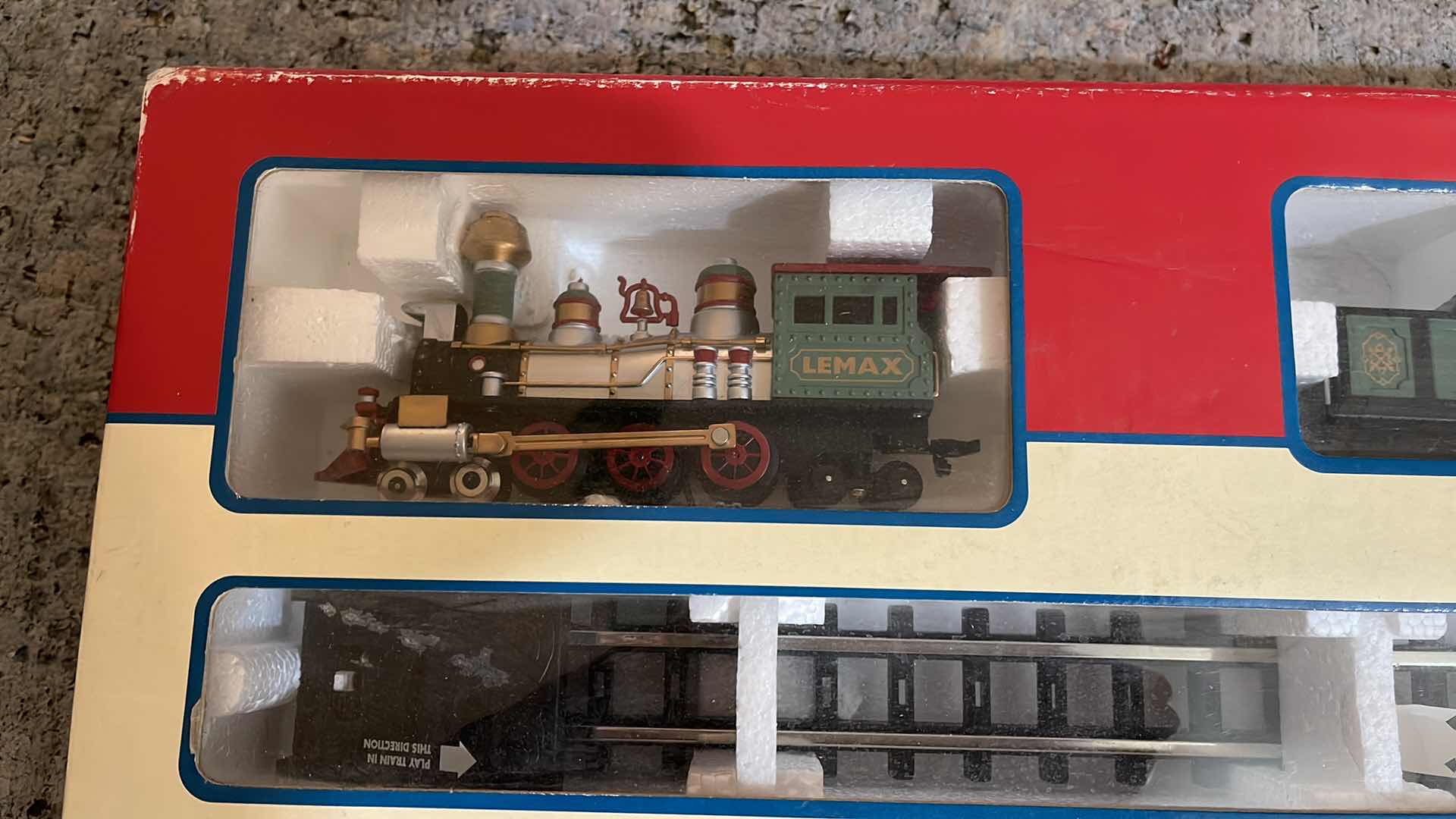 Photo 4 of NIB LEMAX VILLAGE TRAIN AND STRAIGHT TRAIN TRACKS SET 