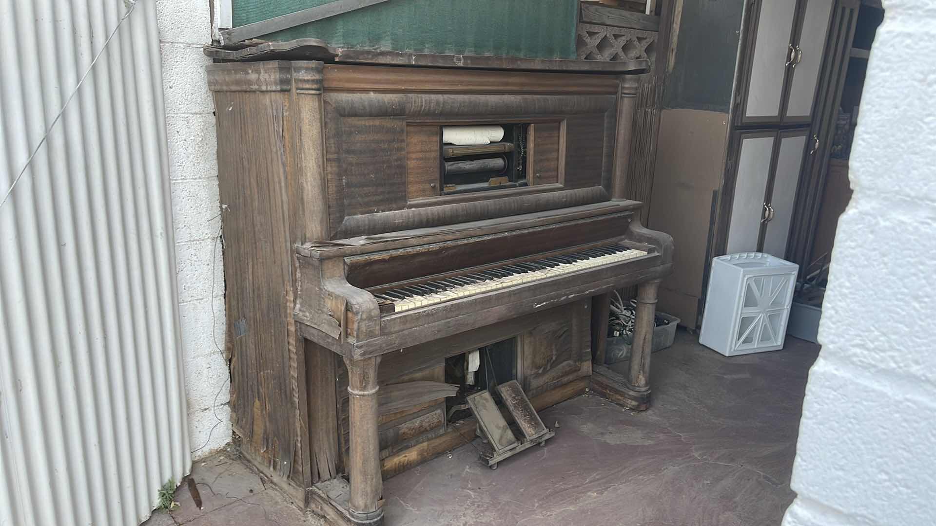 Photo 2 of 1926 ANTIQUE WAYDIG PLAYER PIANO FOR PARTS
