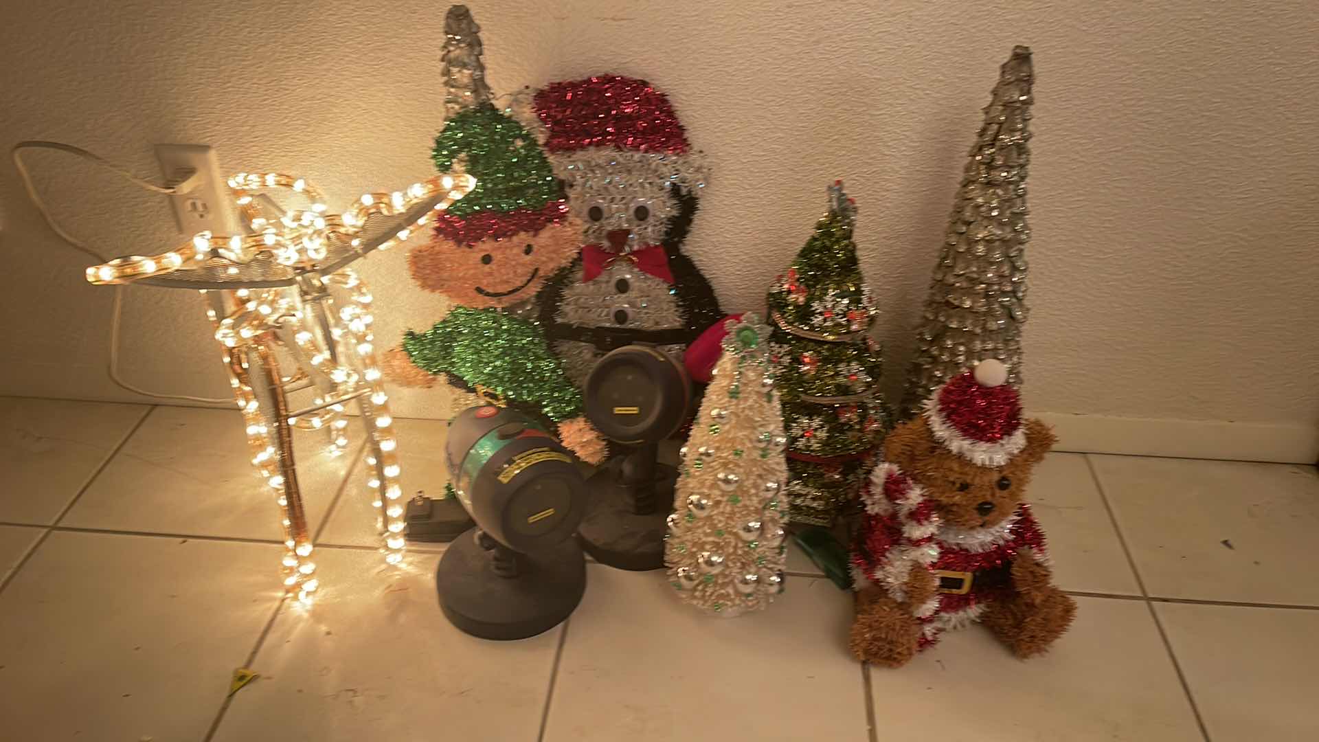 Photo 1 of CHRISTMAS DECOR