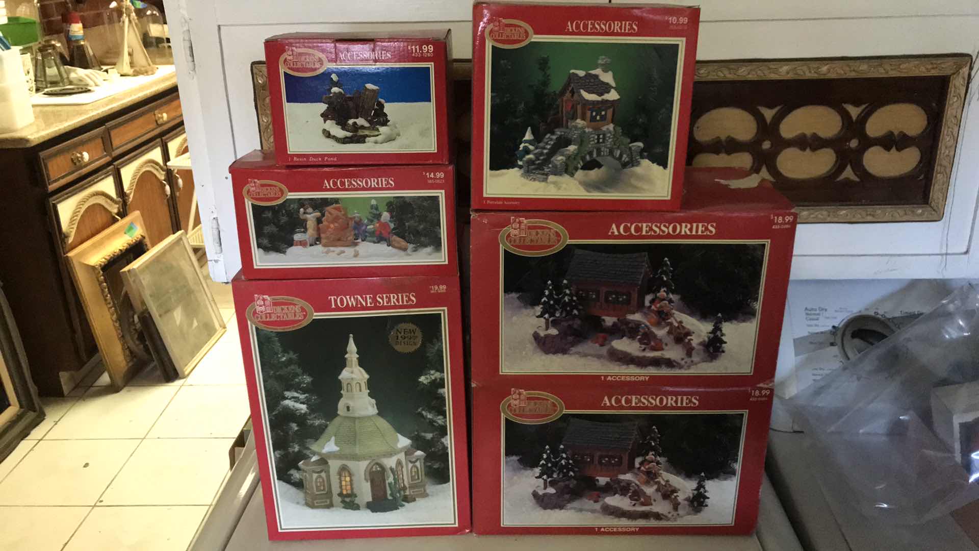 Photo 1 of DICKENS COLLECTABLES PORCELAIN CHRISTMAS VILLAGE ACCESSORIES