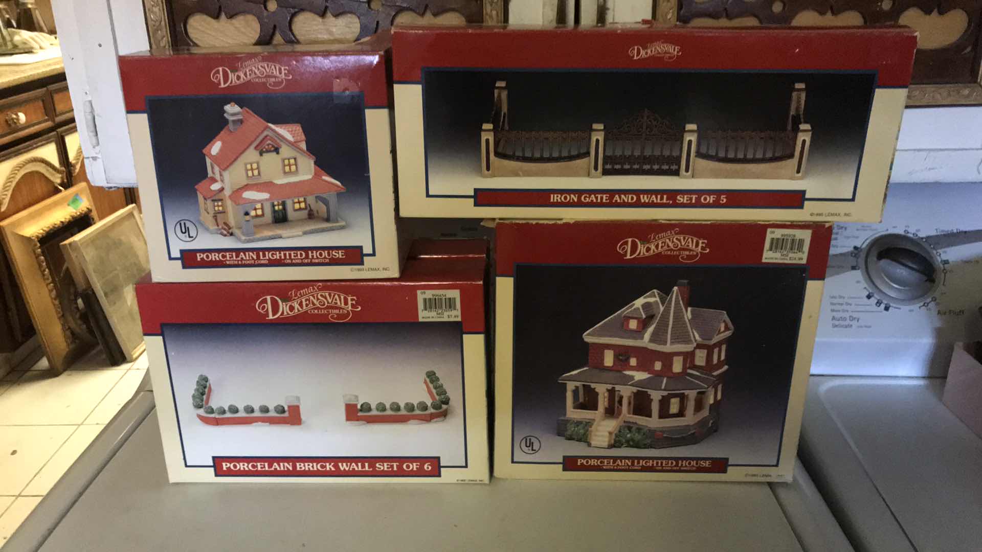 Photo 1 of LEMAX DICKENSVALE COLLECTABLES PORCELAIN LGHTED HOUSES AND FENCE