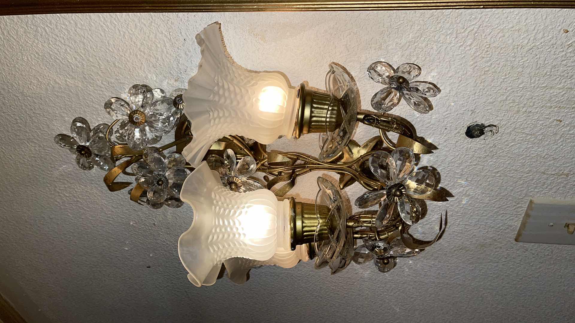 Photo 4 of ANTIQUE FRENCH LOUIS XV BRONZE & CRYSTAL WALL SCONCE
ONE MORE IN THIS AUCTION 

