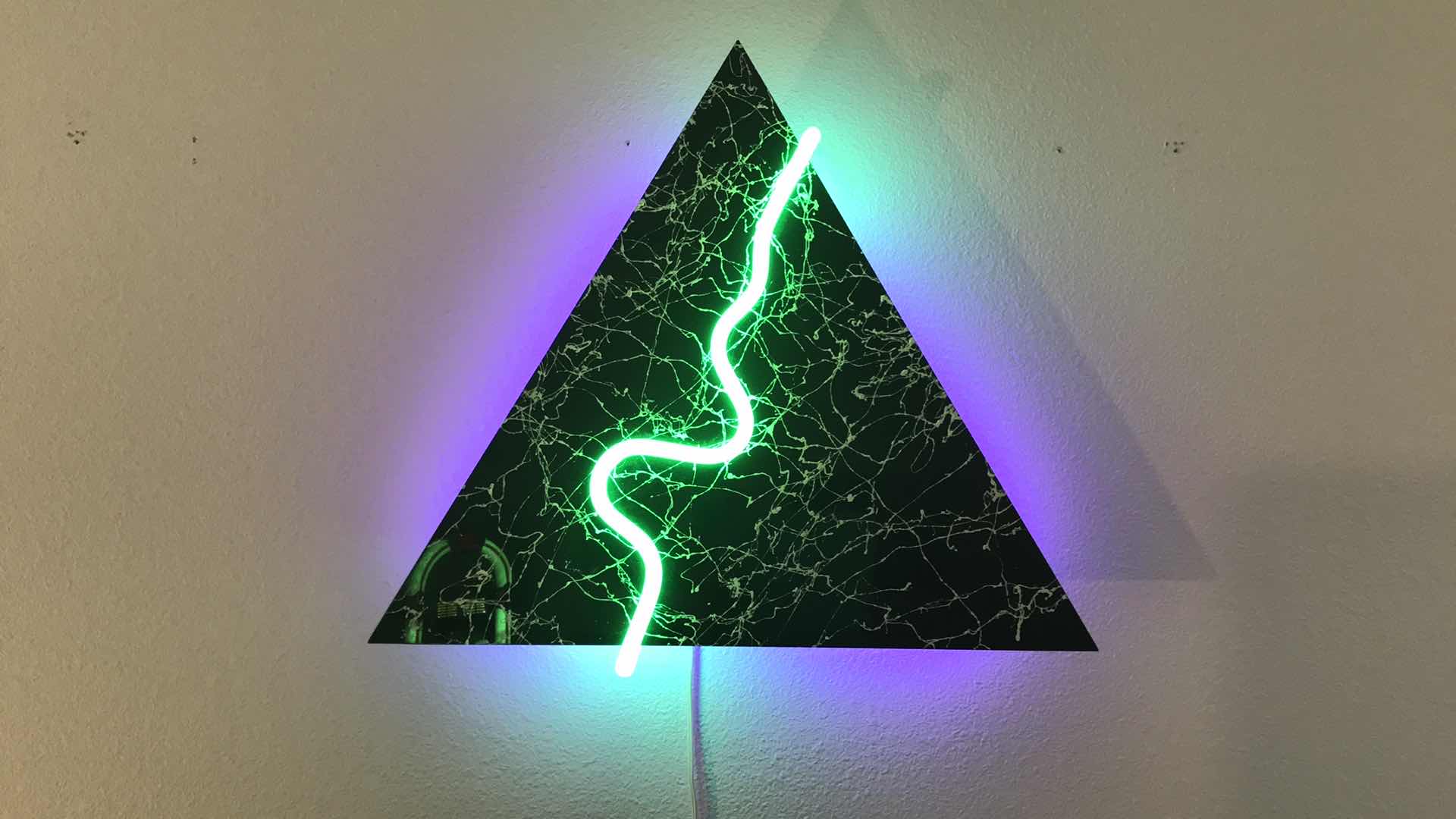 Photo 1 of NEON TRIANGLE ART LIGHT  