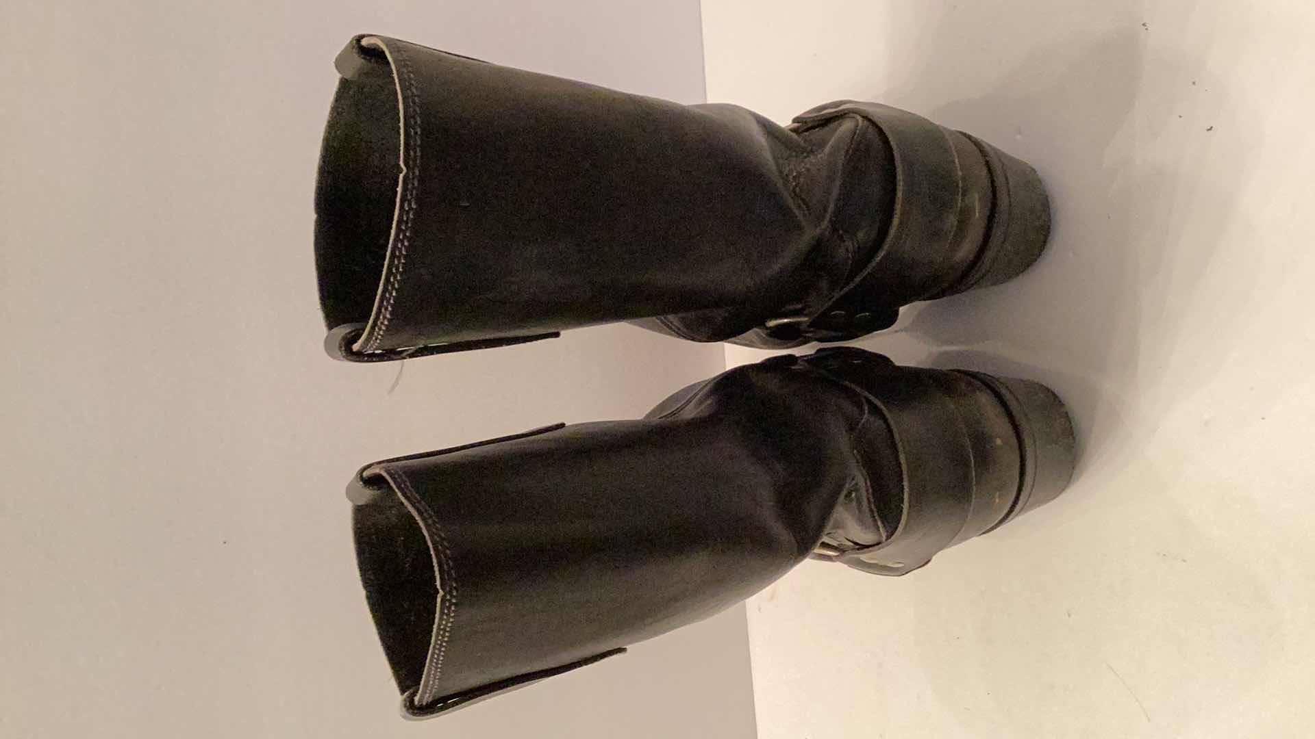 Photo 3 of MENS LEATHER BOOTS SIZE 11