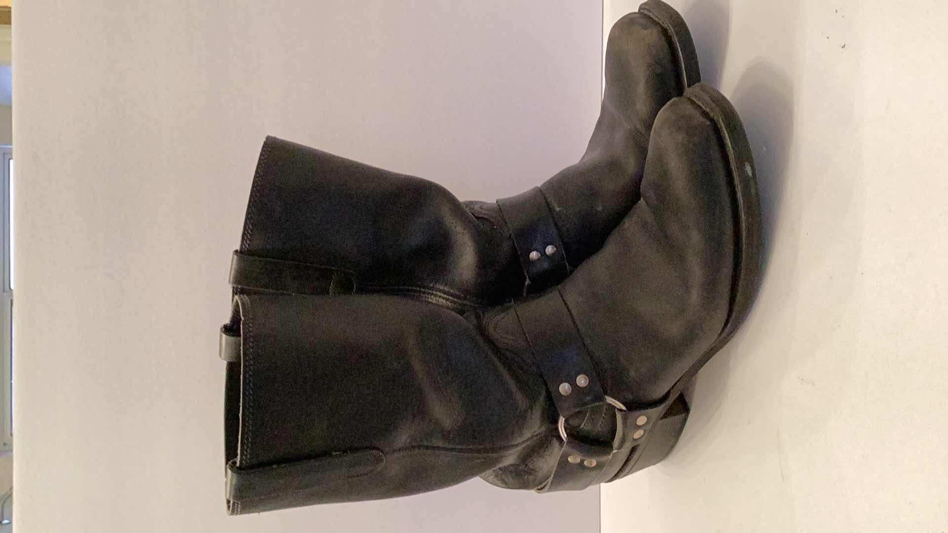 Photo 1 of MENS LEATHER BOOTS SIZE 11