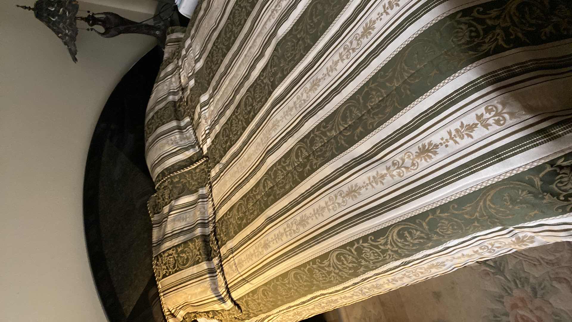 Photo 1 of QUEEN GREEN AND CREAM TRADITIONAL 4 PIECE BEDDING 2 SHAMS COMFORTER AND BEDSKIRT