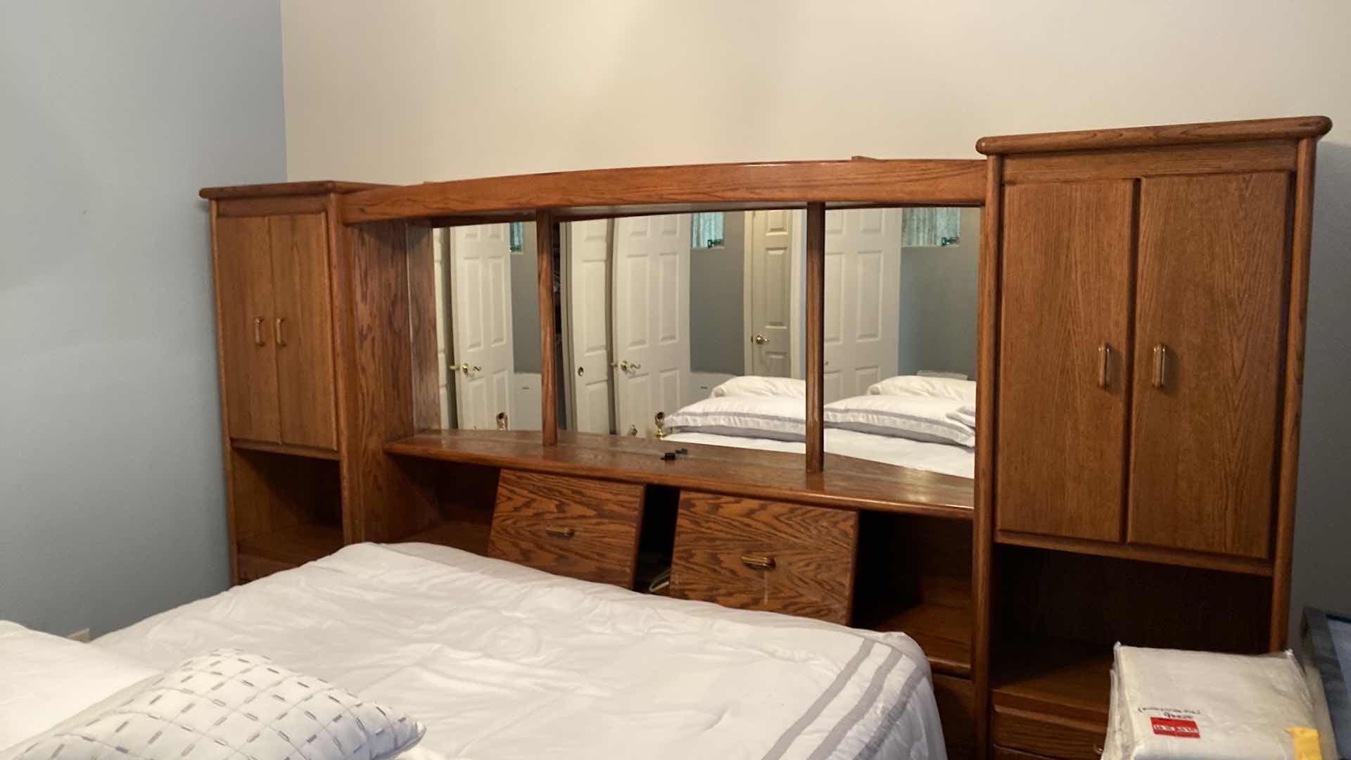 Photo 6 of CALIFORNIA/EASTERN KING OAK BEDFRAME WITH MIRRORED HEADBOARD AND NIGHT STANDS