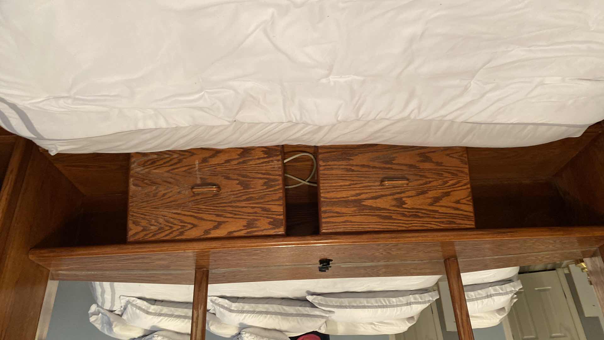 Photo 4 of CALIFORNIA/EASTERN KING OAK BEDFRAME WITH MIRRORED HEADBOARD AND NIGHT STANDS