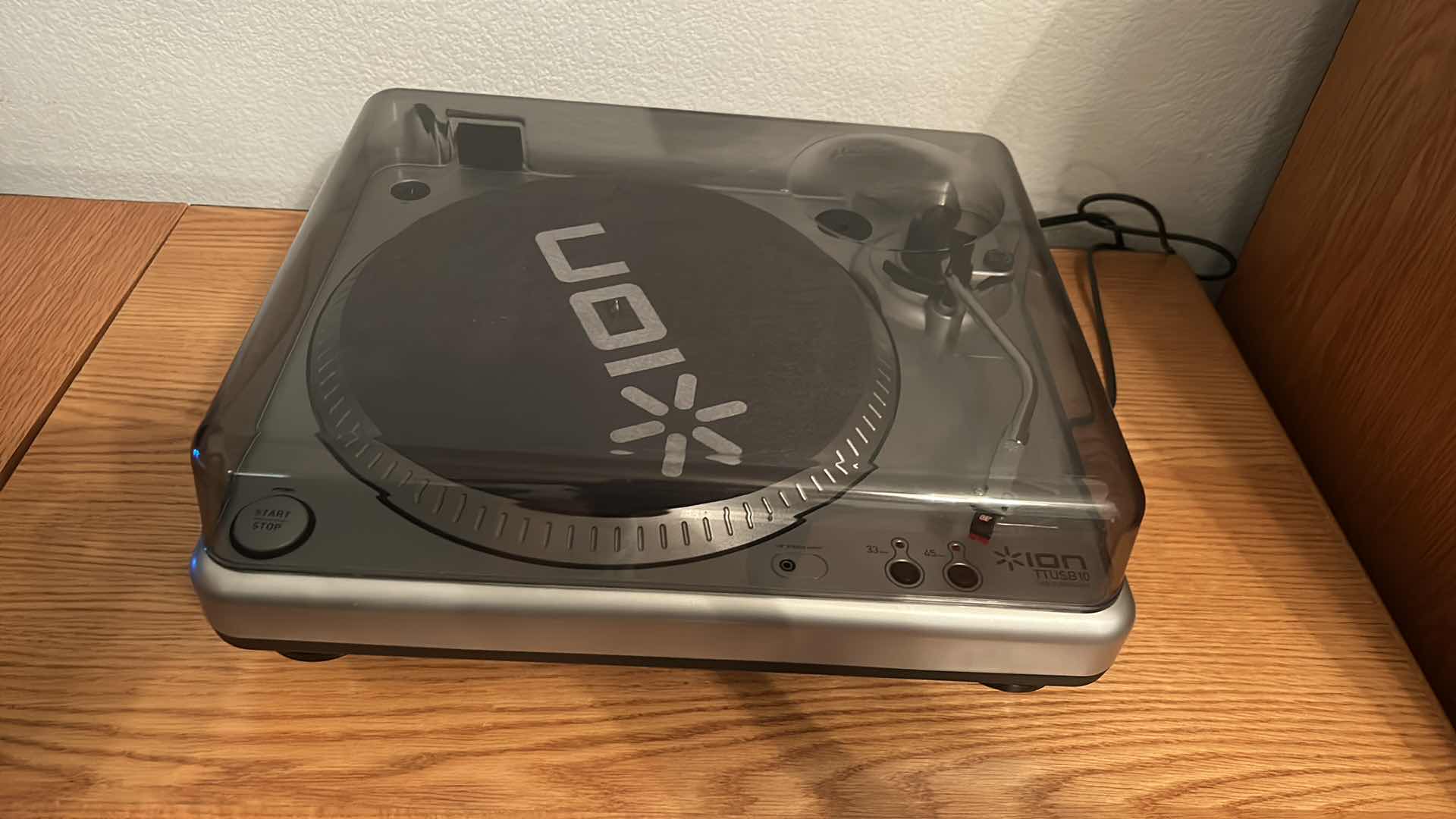 Photo 3 of ION TTUSB10 USB TURNTABLE