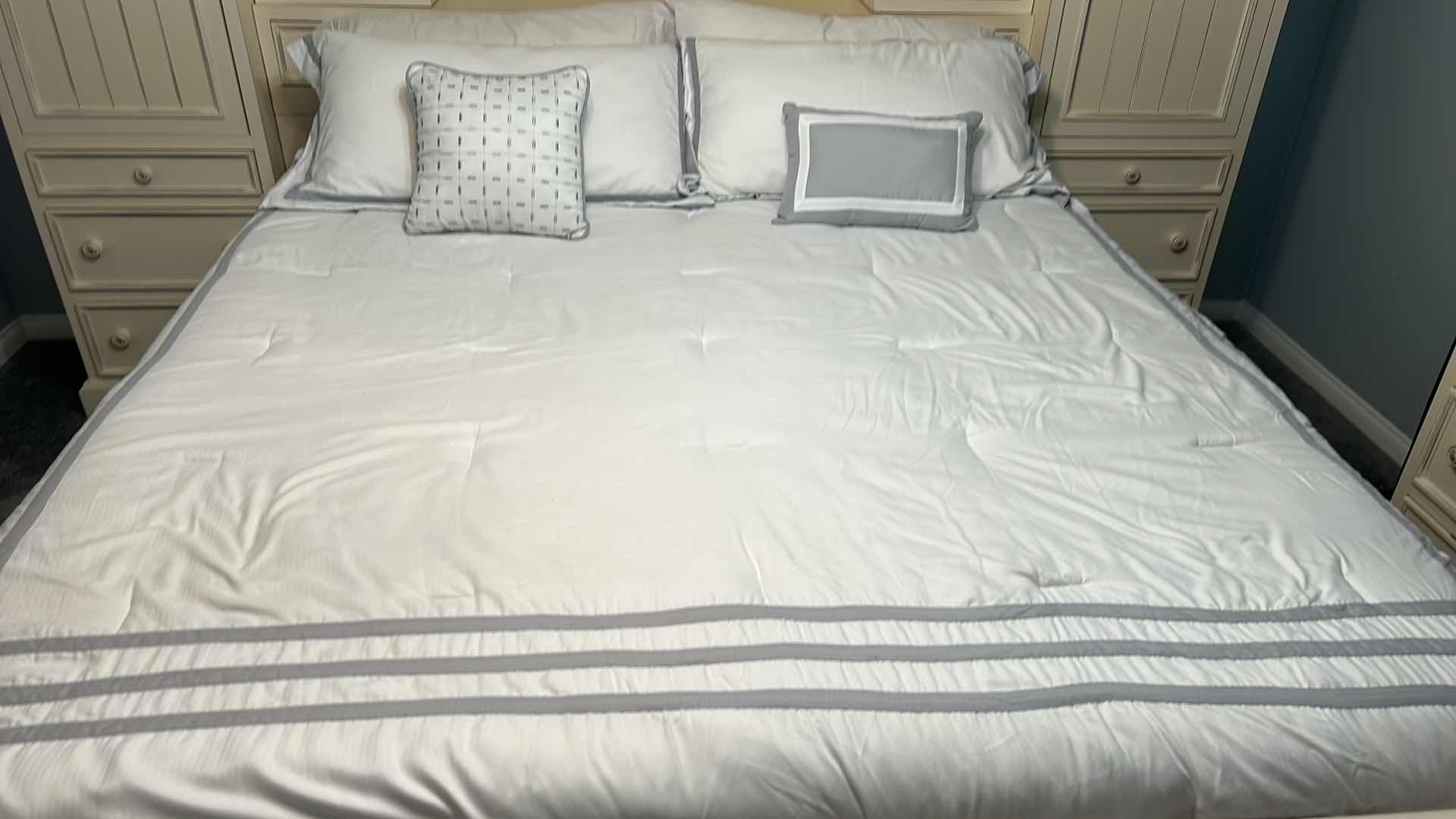 Photo 2 of KING COMFORTER SET WITH BEDSKIRT (FURNITURE SOLD SEPARATELY)