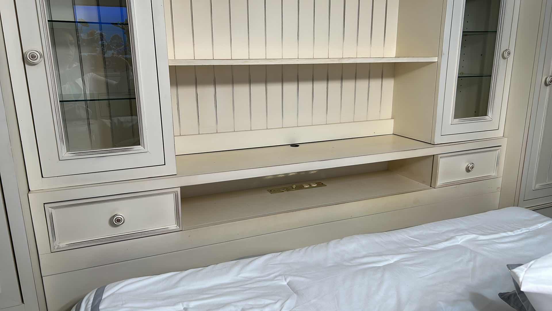 Photo 13 of ASHLEY FURNITURE CREAM FARMHOUSE STYLE BEDROOM SET (EXCLUDES MATTRESS AND BEDDING) $6000 10’6.5” x 19” x H6’8”