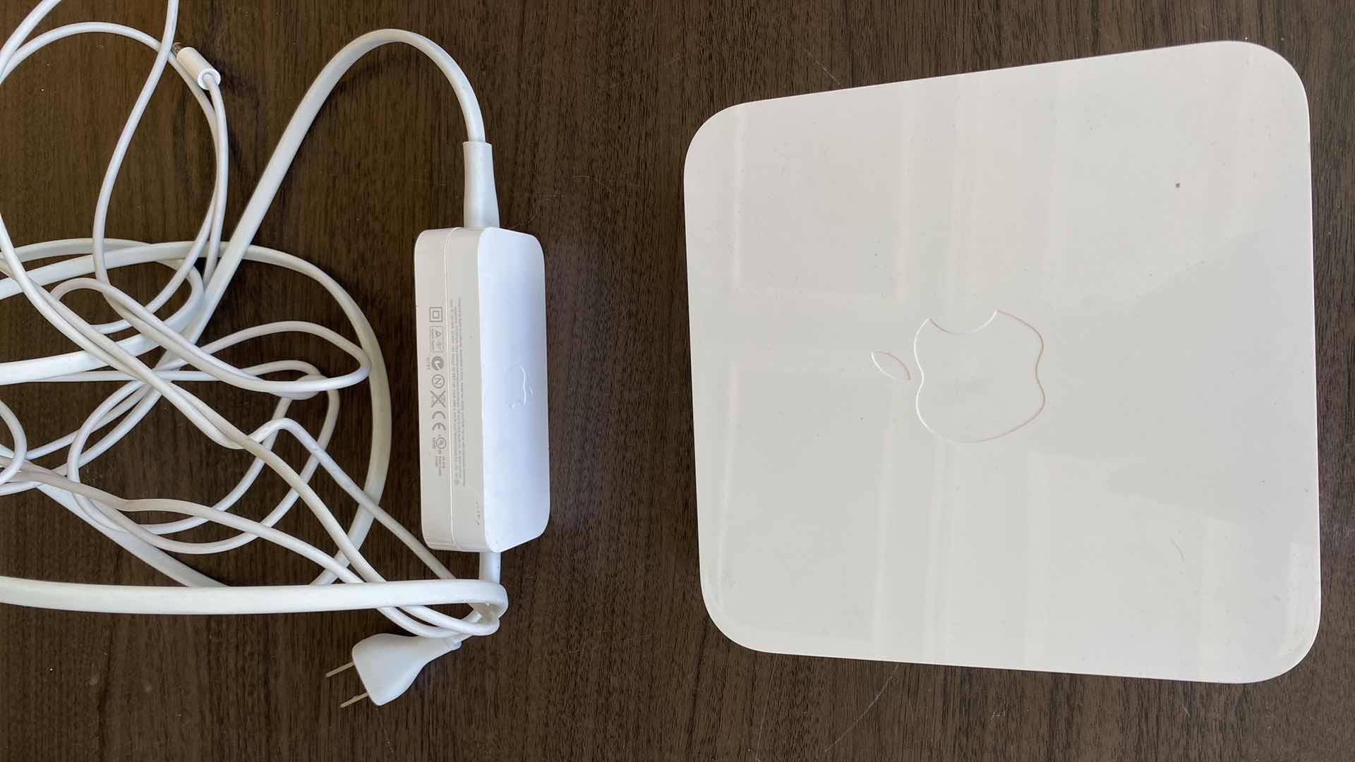 Photo 1 of APPLE AIRPORT EXTREME BASE STATION