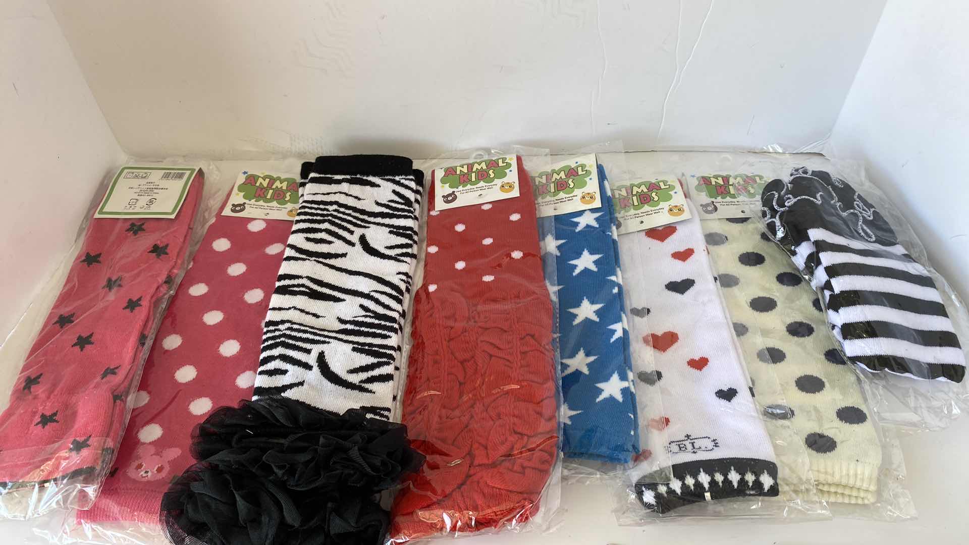 Photo 4 of GIRLS ACCESSORIES HATS LEG WARMERS AND BARRETTES