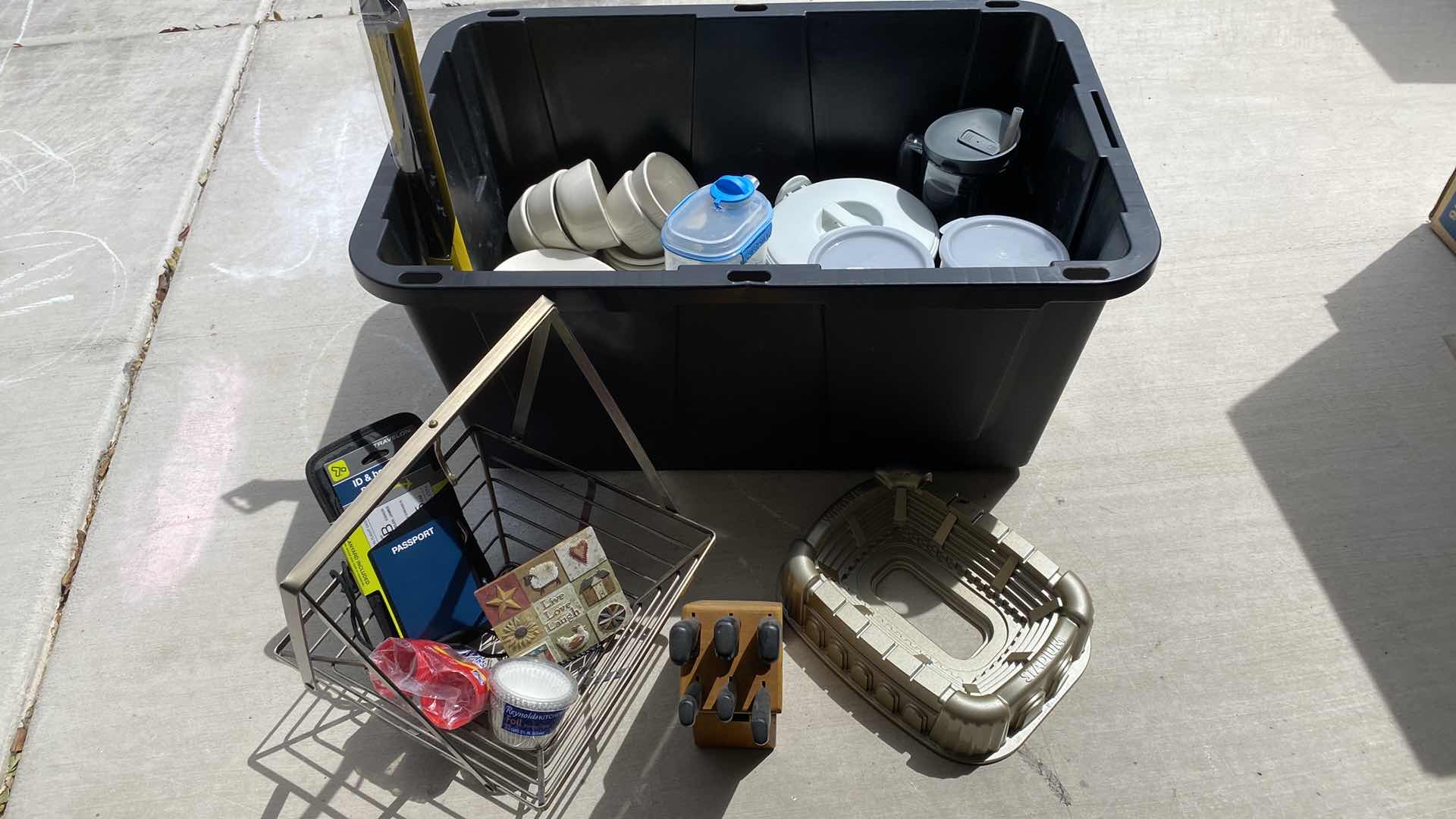 Photo 4 of TOTE OF KITCHEN ITEMS - STADIUM BUNT PAN, DISHES, CANISTERS AND MORE