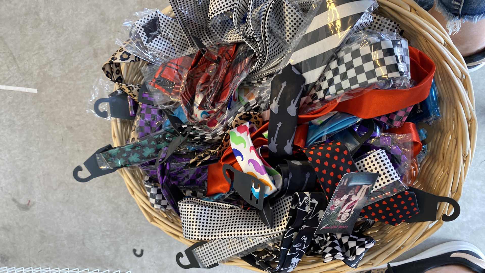 Photo 2 of BASKET OF BOYS ELASTIC TIES AND REGULAR TIES