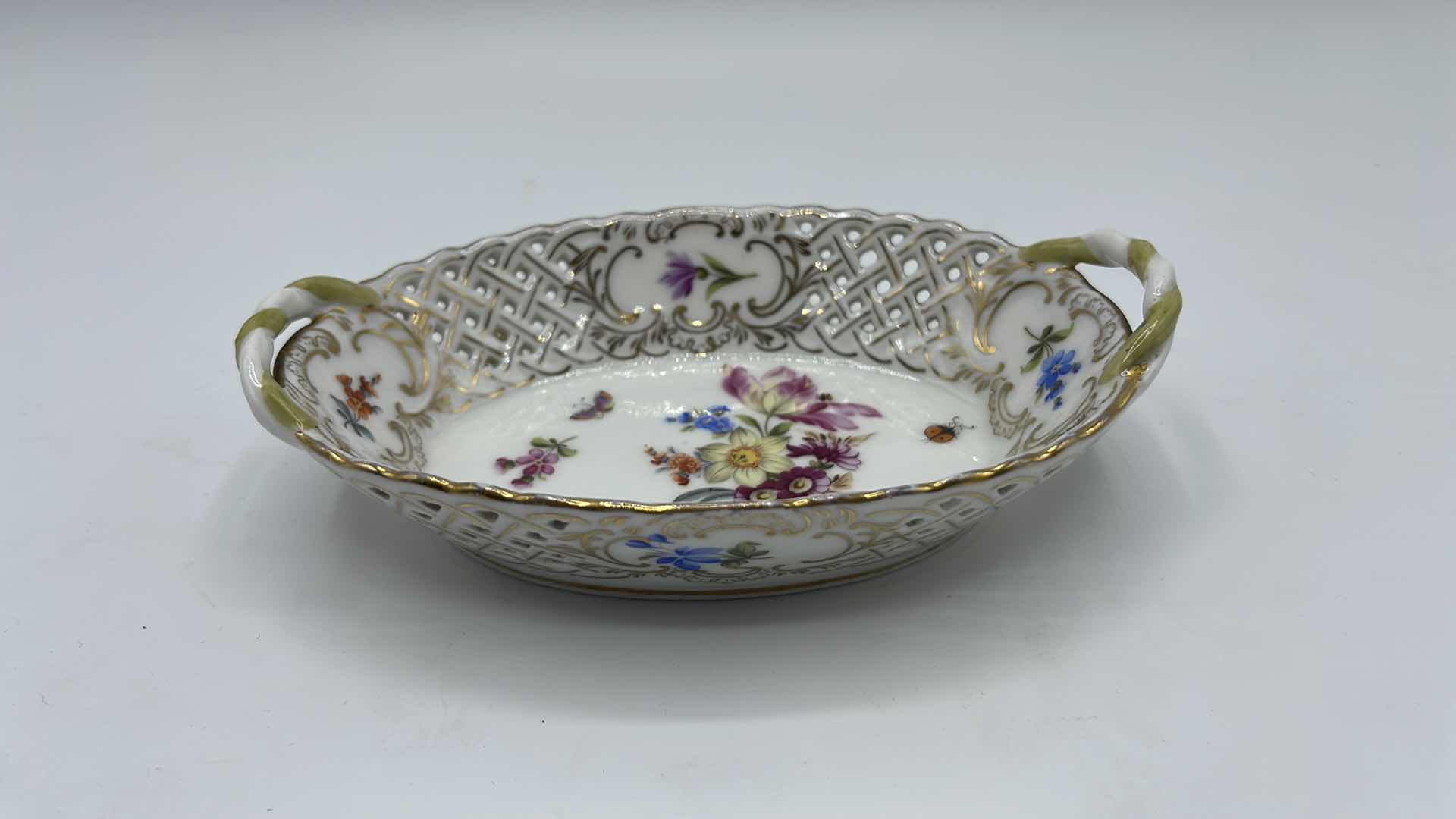 Photo 2 of PORCELAIN TRINKET DISHES (3) W/FLOWER BASKET FIGURINE