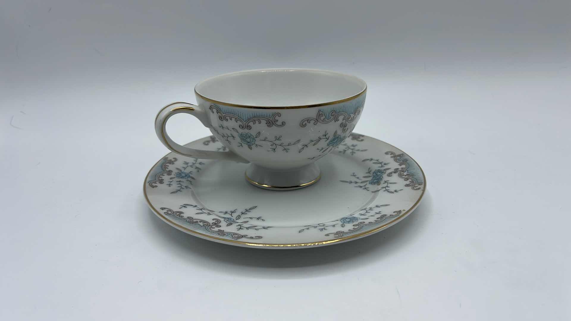 Photo 4 of IMPERIAL CHINA DESIGNED BY W DALTON SEVILLE PLATES, TEACUPS AND SAUCER SET, MADE IN JAPAN. 12 PCS