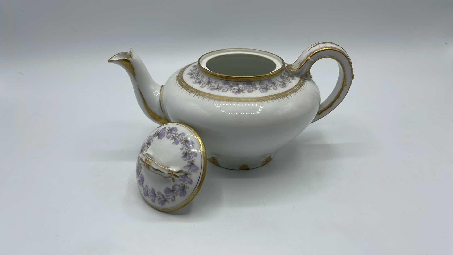 Photo 2 of VINTAGE GDA FRANCE PORCELAIN TEAPOT