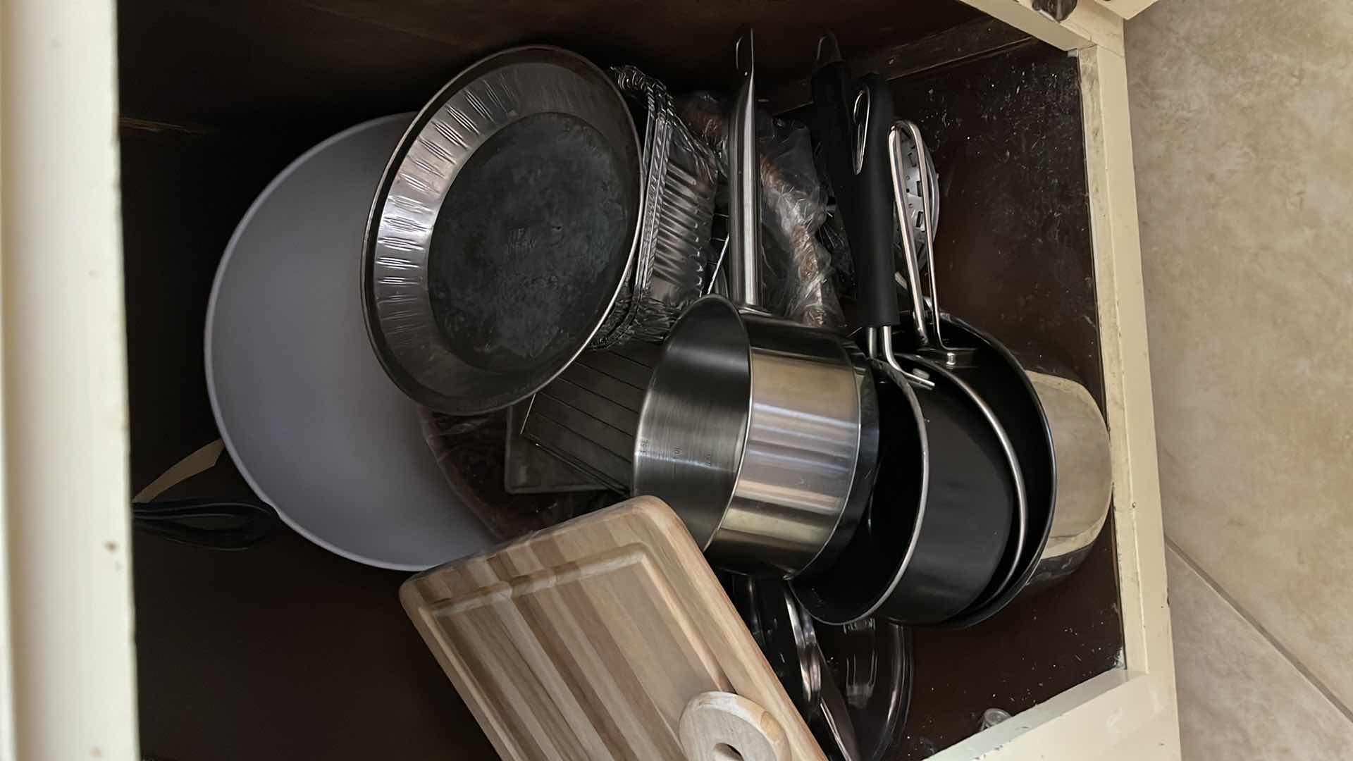 Photo 2 of CONTENTS OF CUPBOARD, POTS AND PANS, PLASTIC STORAGE CONTAINERS