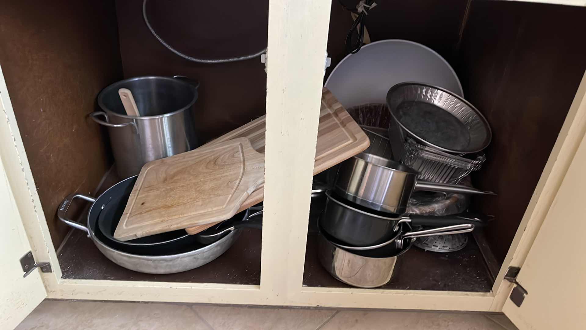 Photo 5 of CONTENTS OF CUPBOARD, POTS AND PANS, PLASTIC STORAGE CONTAINERS