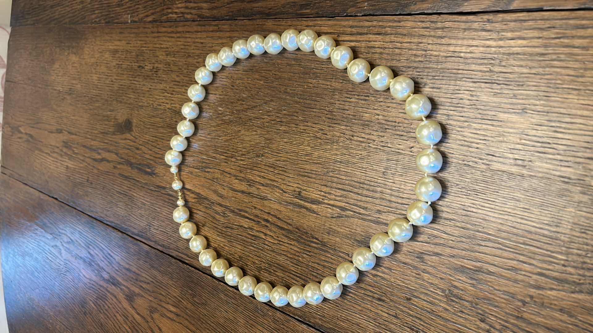 Photo 4 of COSTUME JEWELRY PEARL NECKLACE