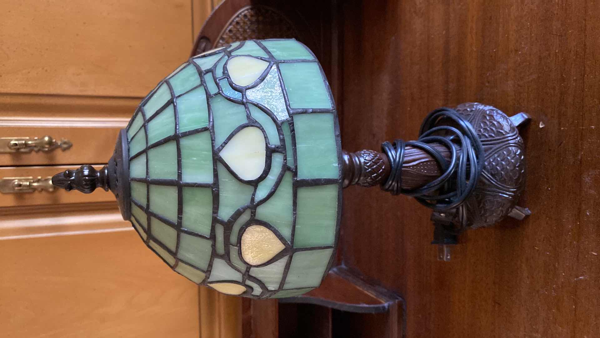 Photo 2 of TIFFANY STYLE DESK LAMP H14.5”