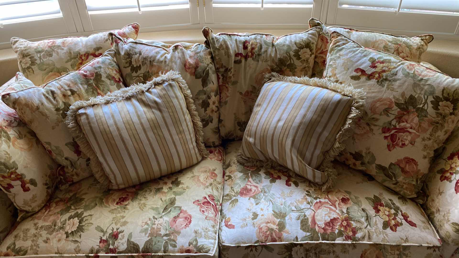 Photo 3 of 88” ALAN WHITE FLORAL UPHOLSTERED DOWN SOFA