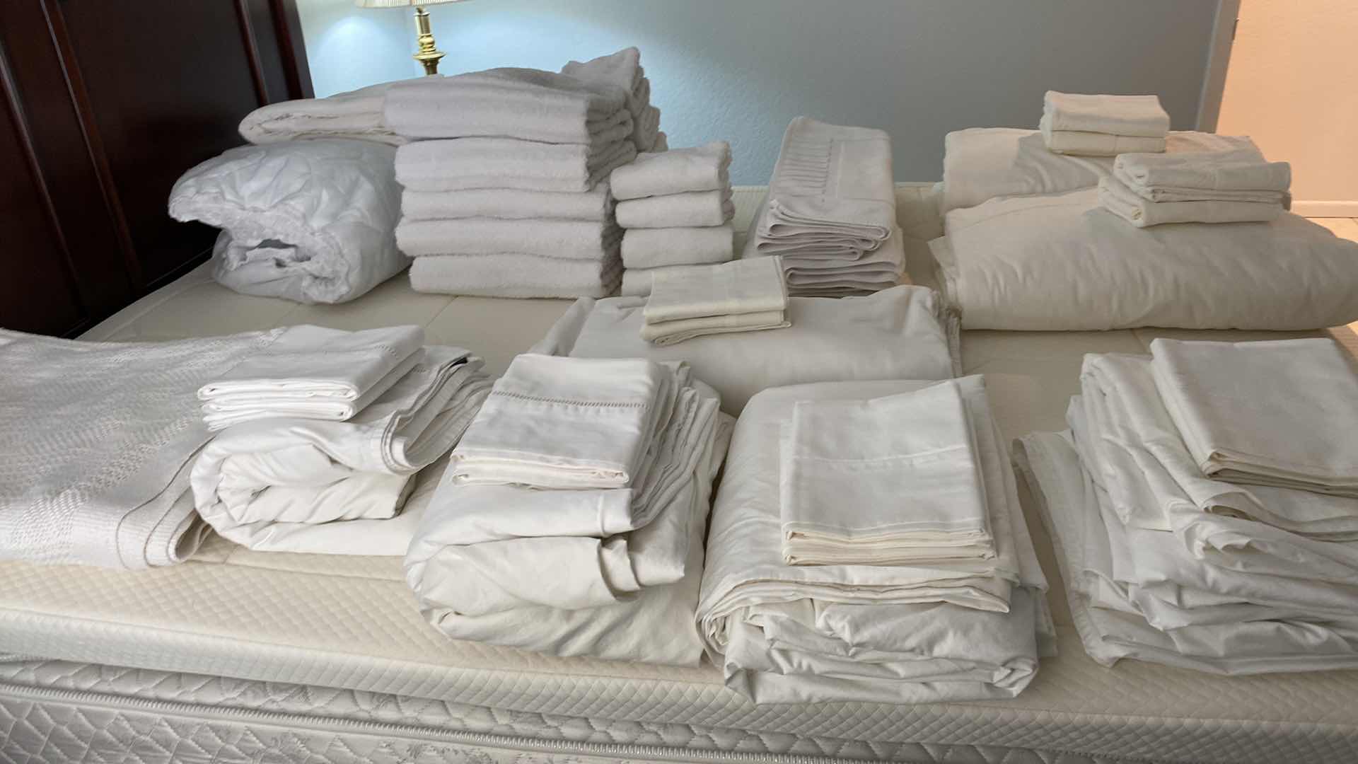 Photo 2 of LINENS QUEEN SHEETS  BLANET MATTRESS PAD TOWELS AND BATH RUGS