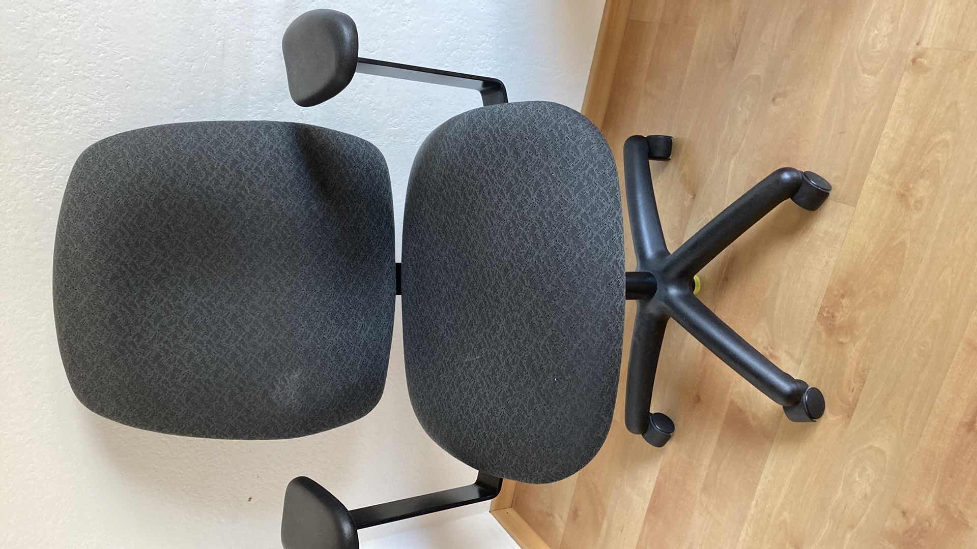 Photo 2 of FABRIC OFFICE DESK CHAIR WITH WHEELS