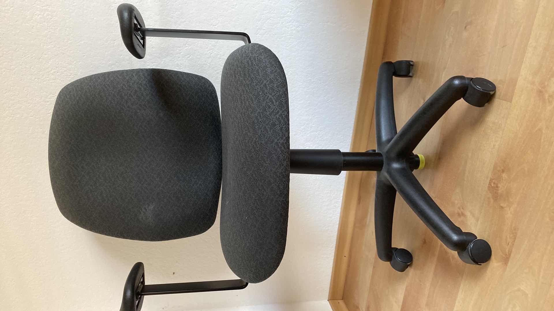 Photo 1 of FABRIC OFFICE DESK CHAIR WITH WHEELS