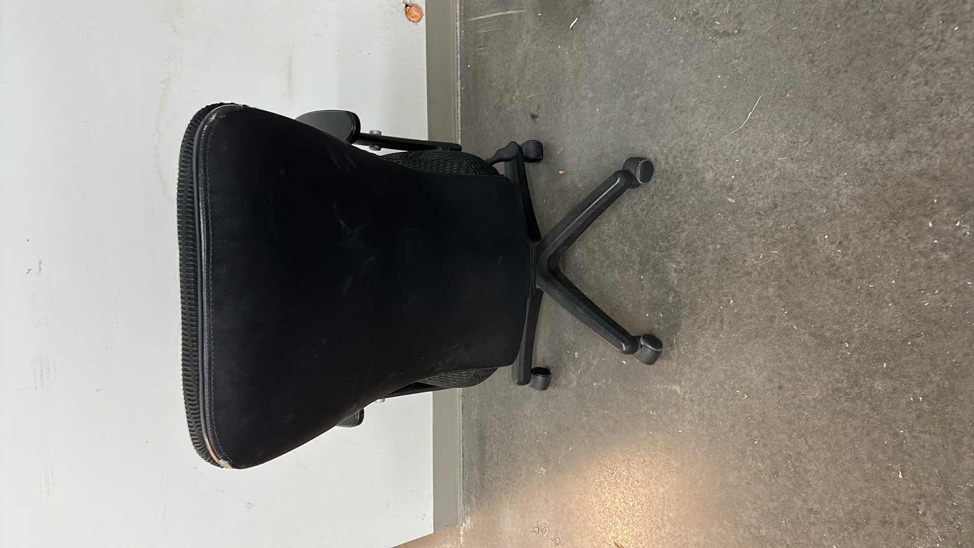 Photo 3 of EXECUTIVE ADJUSTABLE  CLOTH OFFICE CHAIR