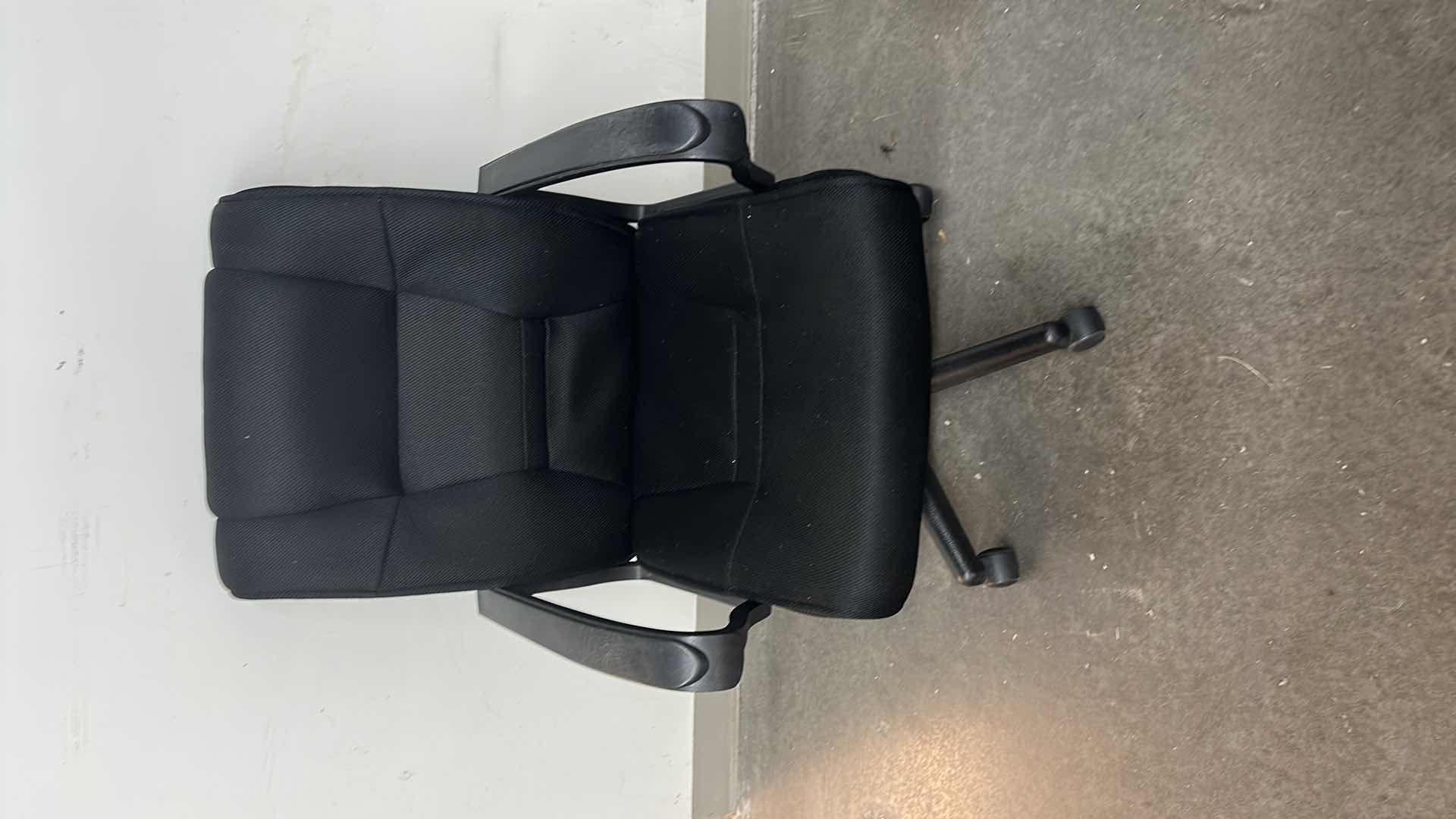 Photo 4 of EXECUTIVE ADJUSTABLE CLOTH OFFICE CHAIR