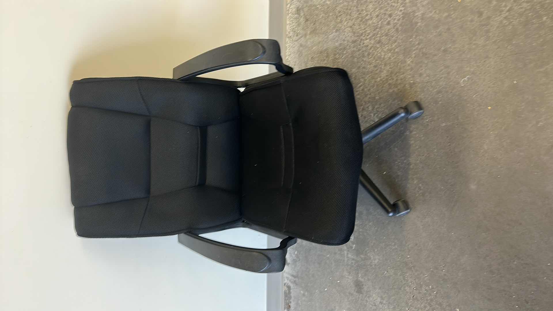 Photo 4 of EXECUTIVE ADJUSTABLE  CLOTH OFFICE CHAIR