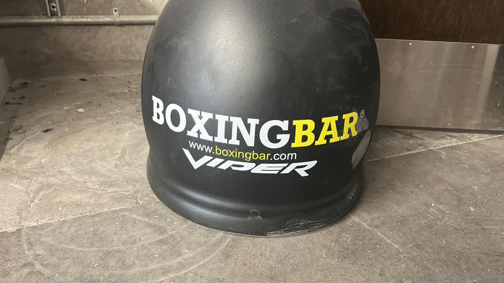 Photo 2 of GYM HEAVY DUTY SOLID BOXINGBAR