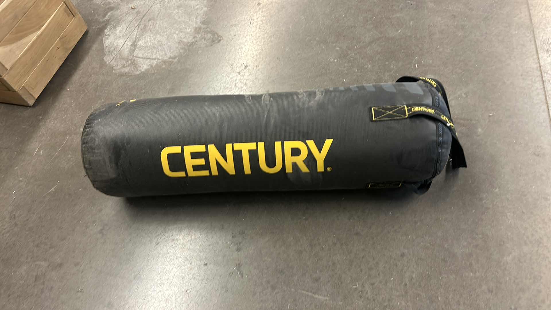 Photo 6 of GYM EQUIPMENT CENTURY BOXING BAG