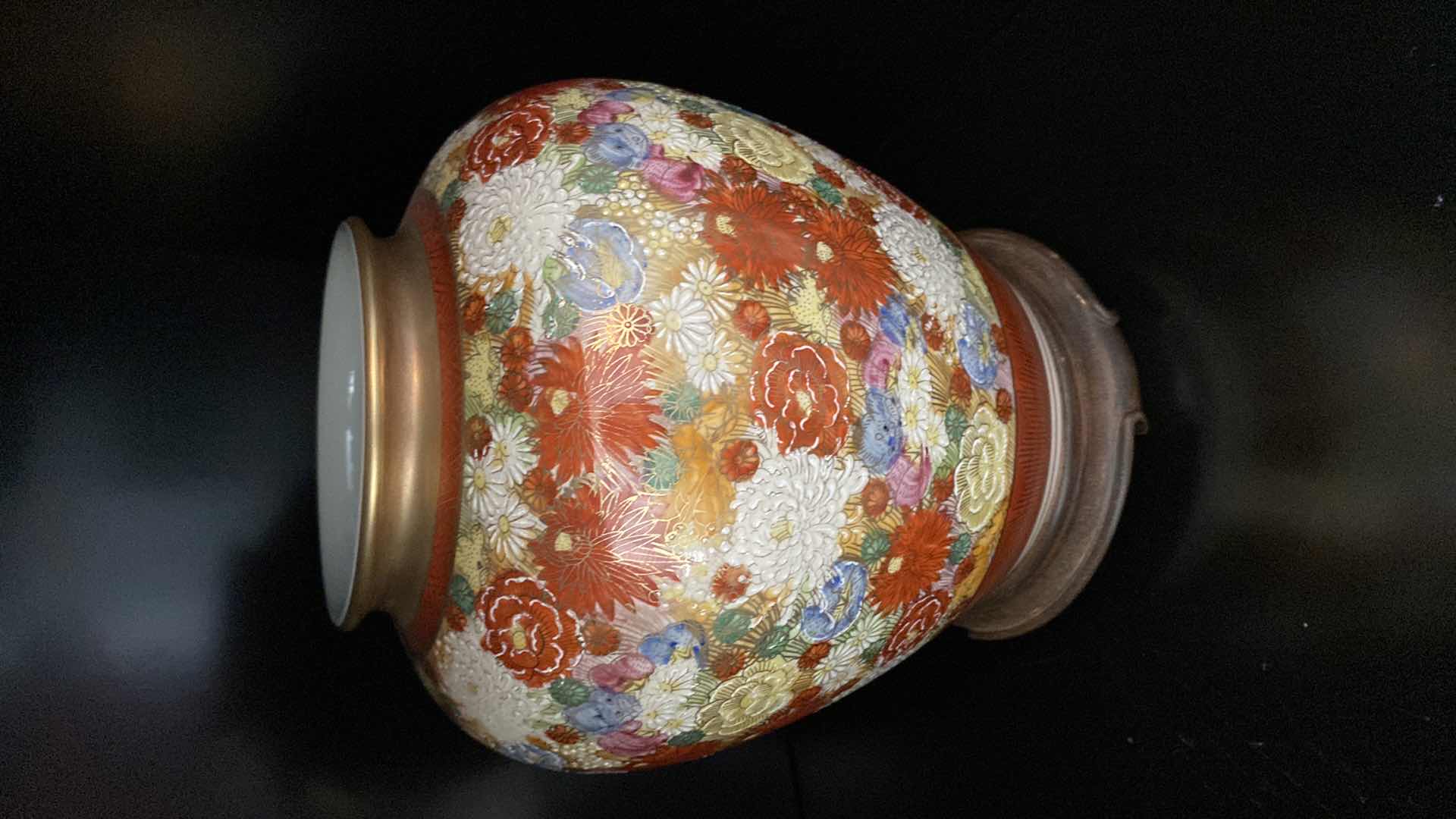 Photo 2 of FINE JAPANESE PORCELAIN VASE 8“ x 9 1/2“ INCLUDES STAND