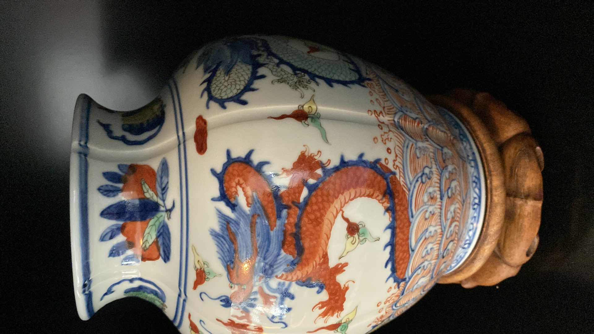 Photo 2 of VINTAGE CHINESE CERAMIC DRAGON PORCELAIN VASE 9 1/2” STAND INCLUDED