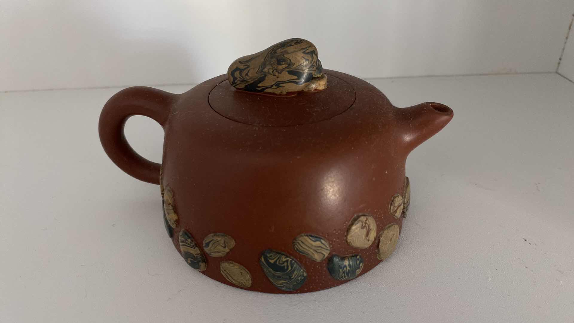 Photo 2 of VINTAGE CHINESE COLLECTIBLE CLAY TEA POT FROG 6 1/4” x 3”