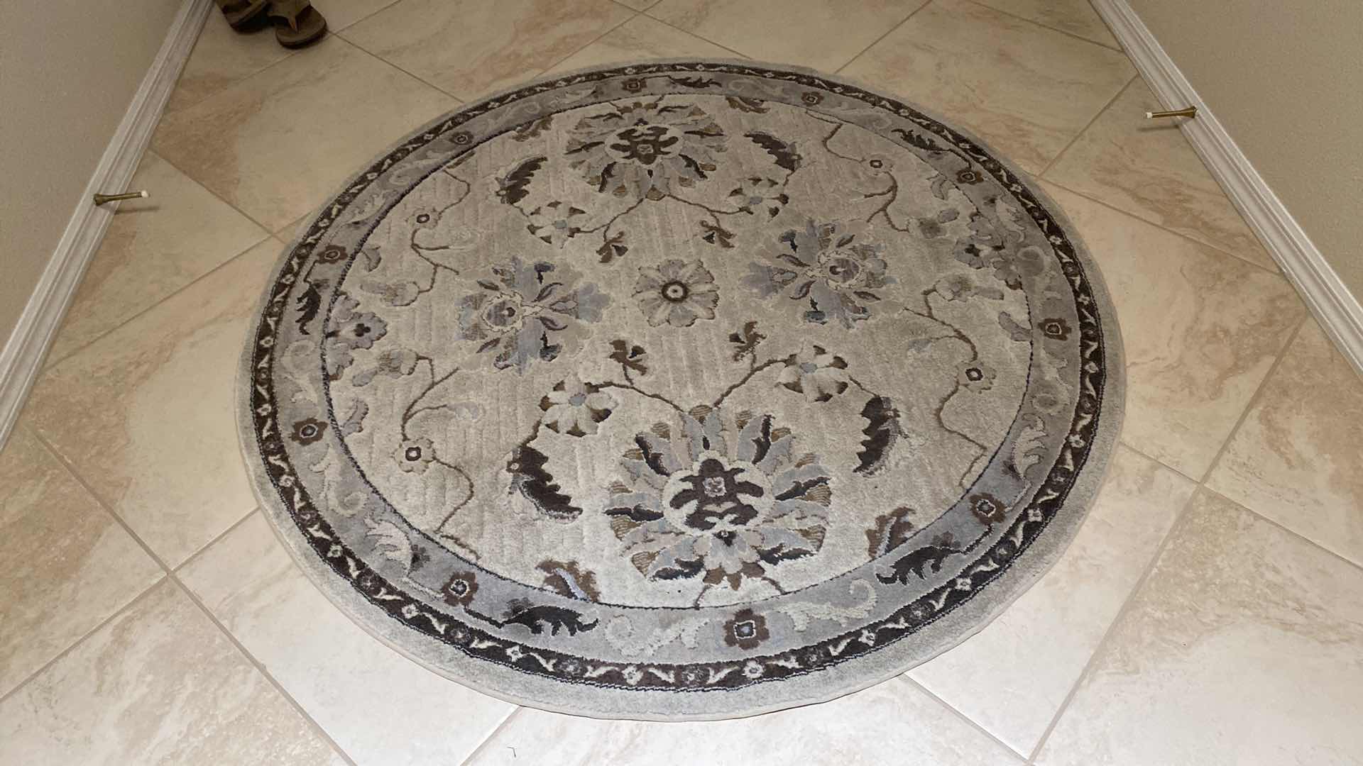 Photo 1 of AT HOME PROVIDENCE COLLECTION ROUND RUG 5’ $99