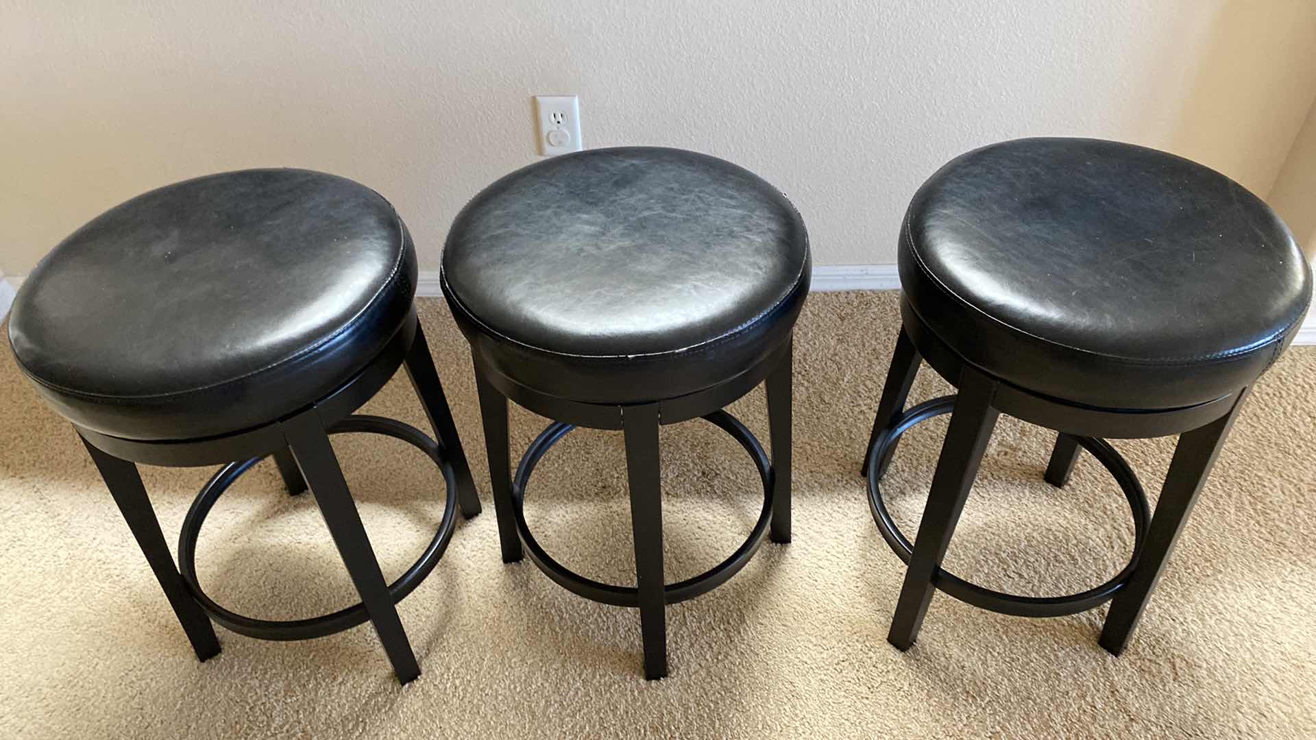 Photo 2 of 3 BONDED LEATHER BAR STOOLS H24”