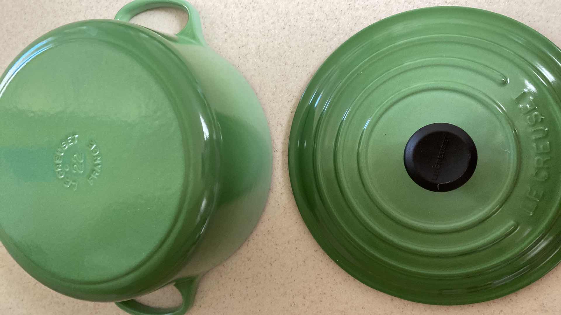 Photo 4 of 3.5 QT. LE CREUSET #22 GREEN WITH LID