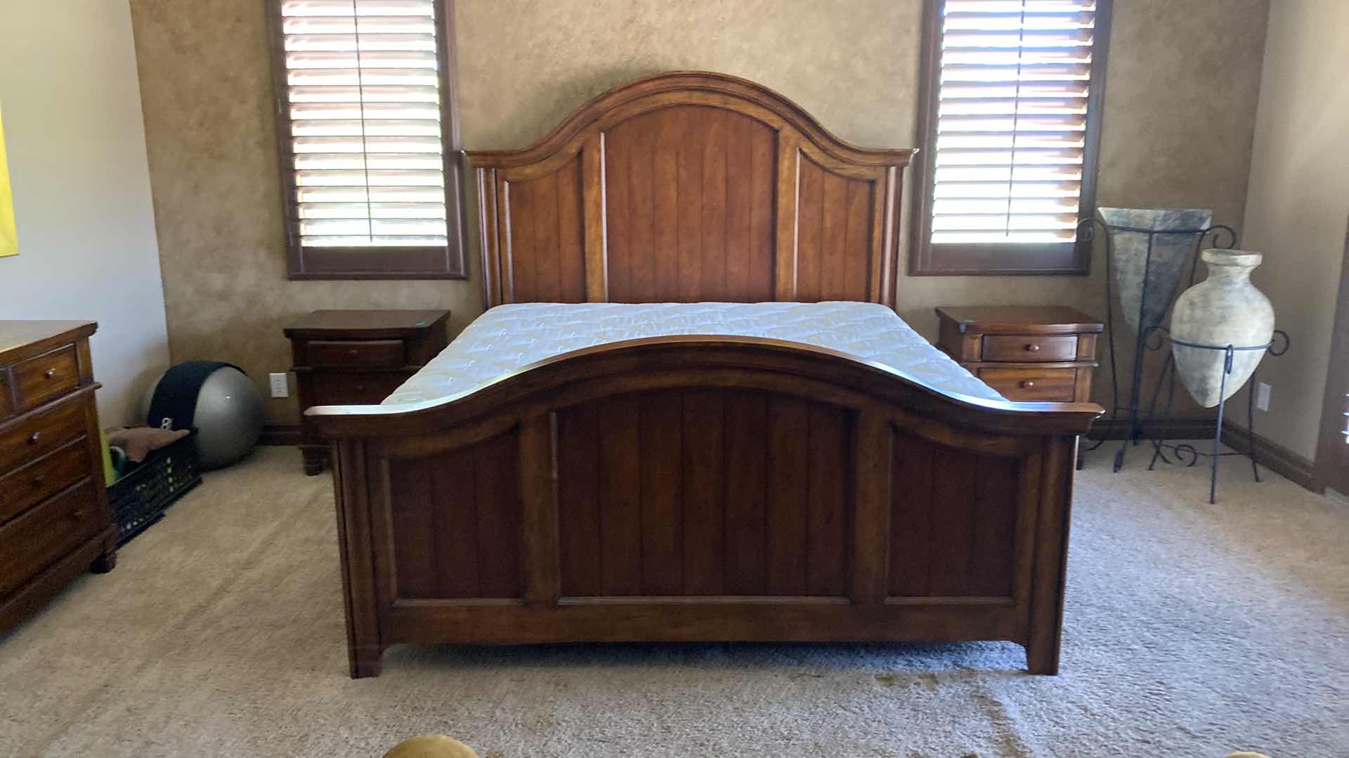 Photo 6 of KING DARK WOOD TRADITIONAL DISTRESSED HEADBOARD FOOTBOARD AND SIDE RAILS 86“ x 85“  H 72 1/2“